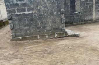TERRAIN  VENDRE EN FACE DE LAROPORT DE NJILI 