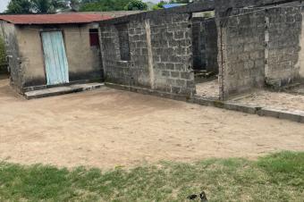 TERRAIN  VENDRE EN FACE DE LAROPORT DE NJILI 