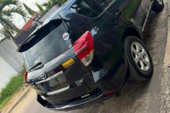 TOYOTA VANGUARD SANS PLAQUE A VENDRE 