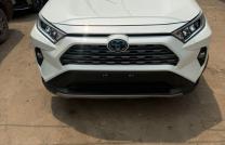 Rav hybrid 2021 Volant droit  Intérieur tissus AWD  Sans plaque  18500$ dernier prix  Troc possible  Localisation appel ? mediacongo