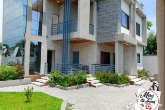 BELLE OPPORTUNIT  SAISIR  NSELE KINKOLE  TRES BELLE VILLA MEUBL MIS EN LOCATION  LOYER  2.500 le mois ngociation possible   A  PRIX DE VENTE DU VILLA   550.000