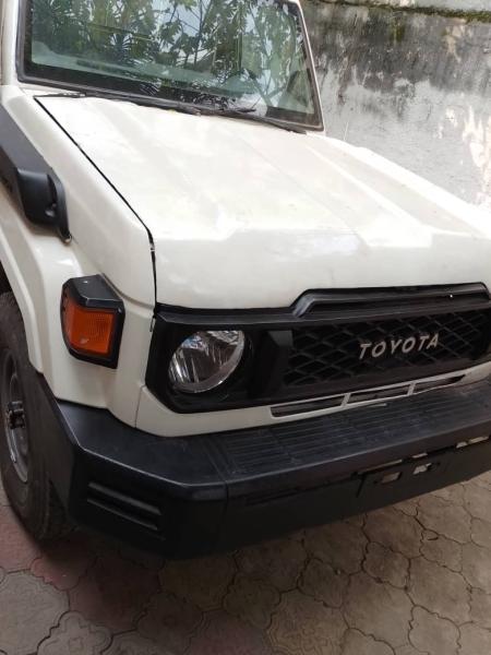 TOYOTA LAND CRUISER A VENDRE 