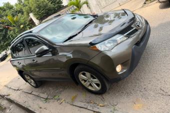 TOYOTA RAV4 A VENDRE  KINSHASA 