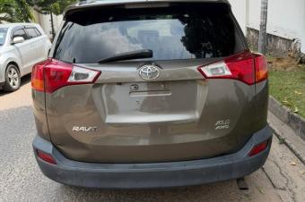 TOYOTA RAV4 A VENDRE  KINSHASA 