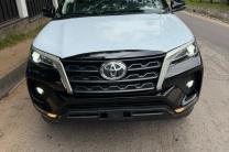 TOYOTA FORTUNER A VENDRE À KINSHASA  automobile_motos_velos_engins_et_pieces
