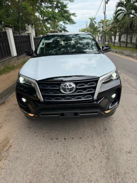TOYOTA FORTUNER A VENDRE  KINSHASA 