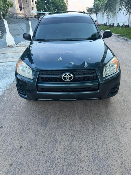 TOYOTA NEW RAV4 A VENDRE  KINSHASA 