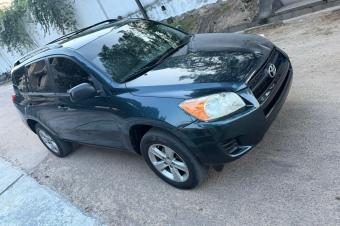 TOYOTA NEW RAV4 A VENDRE  KINSHASA 