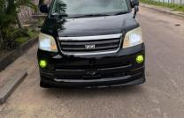 TOYOTA NOHA A VENDRE À KINSHASA  mediacongo