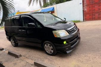 TOYOTA NOHA A VENDRE  KINSHASA 