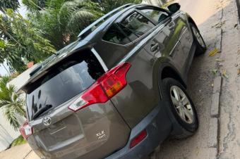 TOYOTA RAV4 A VENDRE  KINSHASA 
