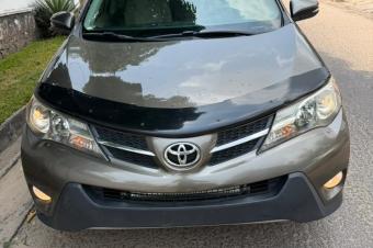 TOYOTA RAV4 A VENDRE  KINSHASA 