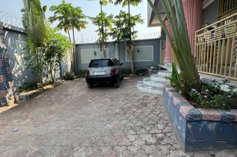 Parcelle  MontNgafula 20 sur 25m 140.000