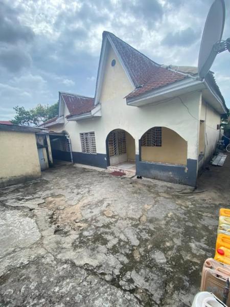 Parcelle  Lemba salongo 200.000