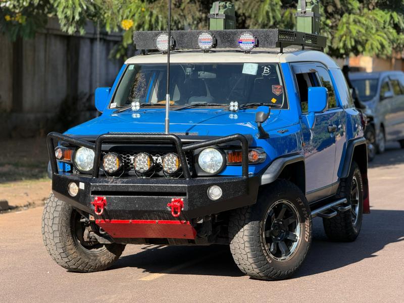 Toyota land Cruise FJ.IT Disponible  Avec dclaration normal  Prix 25000  discuter lgrement  Contact 0828482474