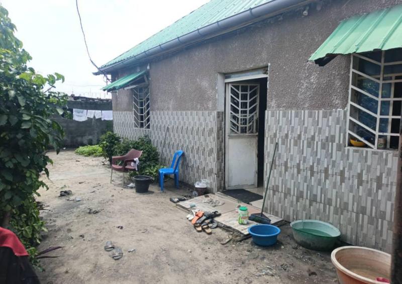Parcelle Avec Maison Mise En Vente  Ngaba Proche De Lemba Rf Police Nsele 