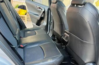  TOYOTA RAV4 HYBRIDE  PLAQUE BW TRS RCENTE  COULEUR DORIGINE PARTOUT  VOLANT GAUCHE ANNE 2021 FULL OPTIONS  TOIT PANORAMIQUE ET OUVRANT AVEC BAFFLES JBL COFFRE AUTOMATIQU