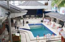 Belle opportunité à saisir à  Gombe zone A Vente d'une grande parcelle à Gombe zone A  Avec un  bâtiment de plusieurs activités  Comme : hôtel , Restaurant , Espace terrasse , Pisc mediacongo