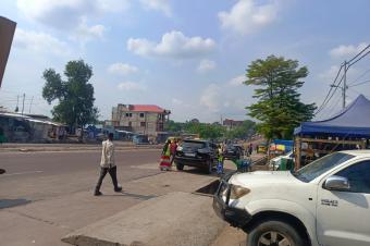 PARCELLE COMMERCIALE  VENDRE SUR LE BOULEVARD LUMUMBA  NSELE
