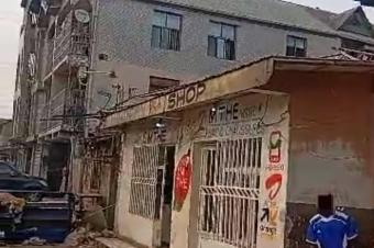 VENTE PARCELLE COMMERCIALE SUR MACADAM  BARUMBU RF. KABINDA