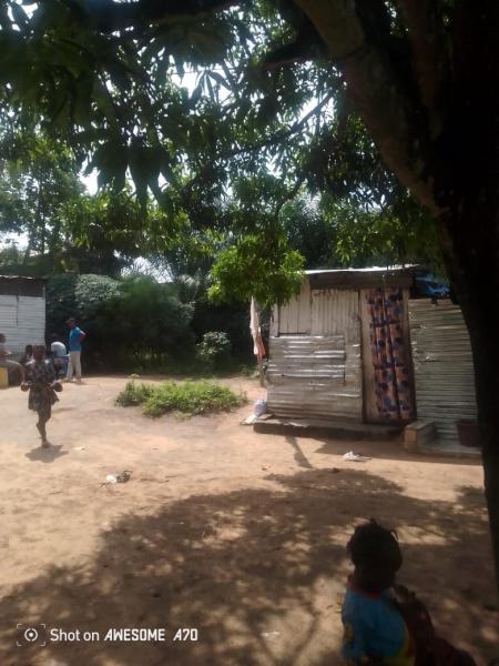 OPPORTUNIT IMMOBILIRE  BINZA UPN  Sur lavenue Luyeye Cabine