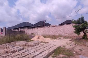 NOUVEAU SITE DE TERRAINS  VENDRE  MONTNGAFULA 