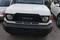 *6PIECES DES TOYOTA LAND CRUISER DOUBLES CABINES 2025*  PRIX : 78.000$ AZUI SUKA SUKA PAR PIÈCES SVP.   *MANUELS DIESELS, 00.0 KILOMÈTRES, CLIMATISATION IMPECCABLES, V6, 4*4, LOCAL automobile_motos_velos_engins_et_pieces