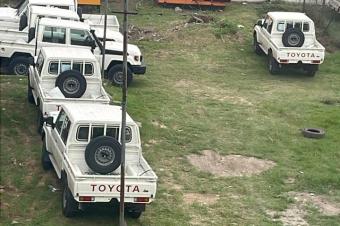 6PIECES DES TOYOTA LAND CRUISER DOUBLES CABINES 2025  PRIX  78.000 AZUI SUKA SUKA PAR PICES SVP.   MANUELS DIESELS 00.0 KILOMTRES CLIMATISATION IMPECCABLES V6 44 LOCAL