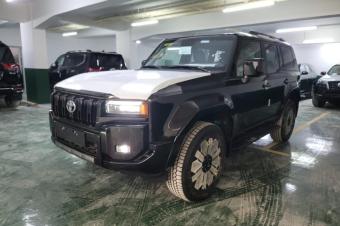 TOYOTA LAND CRUISER PRADO ADVENTURE 2025 authentique   full option   automatique  essence   volant gauche   toit ouvrant   dmarrage bouton poussoir   kilomtrage  000km  