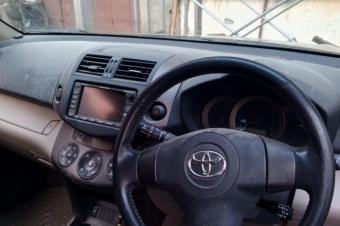 Urgence besoin dargent  Toyota vaguard sans plaque climatisation malili  11500 suka  Localisation appel