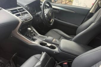 Lexus 2020 sans plaque  Full full option toit panoramique Prix 21000 suka  Localisation appel 