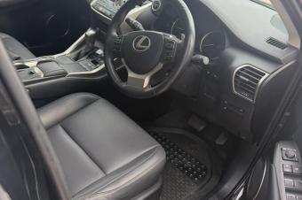 Lexus 2020 sans plaque  Full full option toit panoramique Prix 21000 suka  Localisation appel 