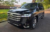 Land cruiser VX.R 2025 modifié boîte automatique essence  6 cylindres 0893836485   mediacongo