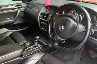 BMW x4 xdrive Anne de fabrication 2014 Automatique  Full option  4cylyndre  Diesel  Volant droit  Couleur dorigine  Climatis  Toit ouvrant  Camra de recule sensor 88000km Aucun