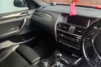 BMW x4 xdrive Anne de fabrication 2014 Automatique  Full option  4cylyndre  Diesel  Volant droit  Couleur dorigine  Climatis  Toit ouvrant  Camra de recule sensor 88000km Aucun