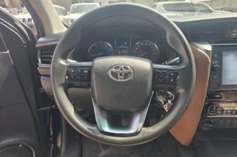 Toyota fortuner Sans plaque  Anne de fabrication 2022 Authentique  Kilomtres trs faibles  Intrieur cuire  Prix 45000  discuter lgrement  Contacter 0828483474