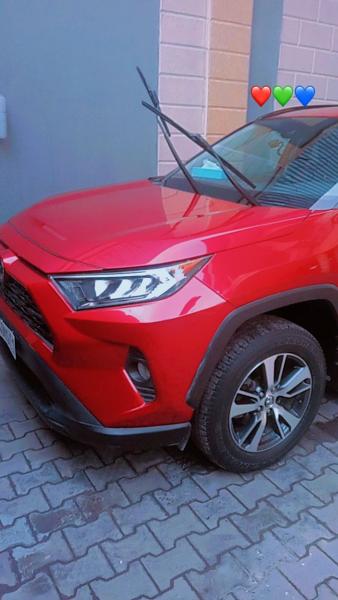 Rav 4 non hybride  Volant gauche  Automatique  Climatis  Moteur impeccable   Prix  19.000  Localisation appel 