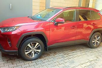 Rav 4 non hybride  Volant gauche  Automatique  Climatis  Moteur impeccable   Prix  19.000  Localisation appel 