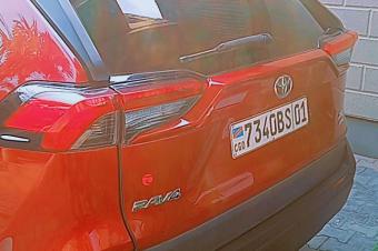 Rav 4 non hybride  Volant gauche  Automatique  Climatis  Moteur impeccable   Prix  19.000  Localisation appel 