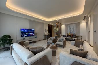 Trs bel appartement meubl flambant neuf disponible pour un contrat  longue dure dans limmeuble le plus pris au cur de la Gombe avec le plus grand club house complet 