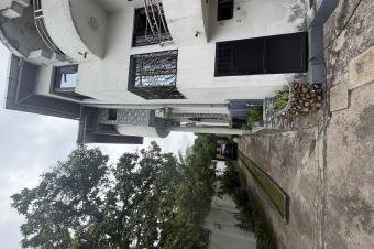 Magnifique villa de 6 chambres 3 salons et annexes bien situe disponible  la location 