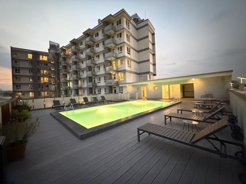Trs bel appartement meubl disponible immdiatement  la vente dans un immeuble moderne avec piscine et salle de sport non loin de linstitut franais 