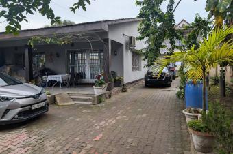 Villa sur Ngum  Macampagne 860m2 1.000.000