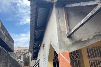Vente dune Parcelle  Mbudi avec une Grande maison  Annexe
