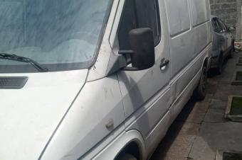 Mercedes benz sprinter cdi Chaise moyenne sans plaque Couleur dorigine localisation lemba eza show prix 12500 suka 