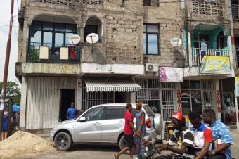 Vente dun immeuble sur Huilerie dans la commune de Kinshasa   Dimension 1312   Revenus mensuels actuels.2.000