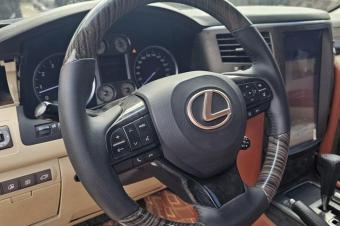Lexus 570 Sans plaque  Full option Camra reculer  Automatique  Essence   Tout est nickel ici Prix 33000 dernier prix svp  Contact 0828482474