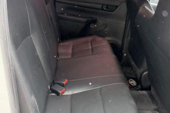 Hilux 2023 moteur 5l diesel manuelle Kilomtrage 2700 4cylinder prix 44000 a discuter