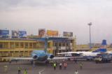 La taxe d’autorisation d’importation d’un avion passe de 70.000 à 10.000 USD ; tandis que la redevance sur le parking de 250 à 30 USD
