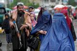 Afghanistan : les femmes de nouveau sommées de porter la burqa en public